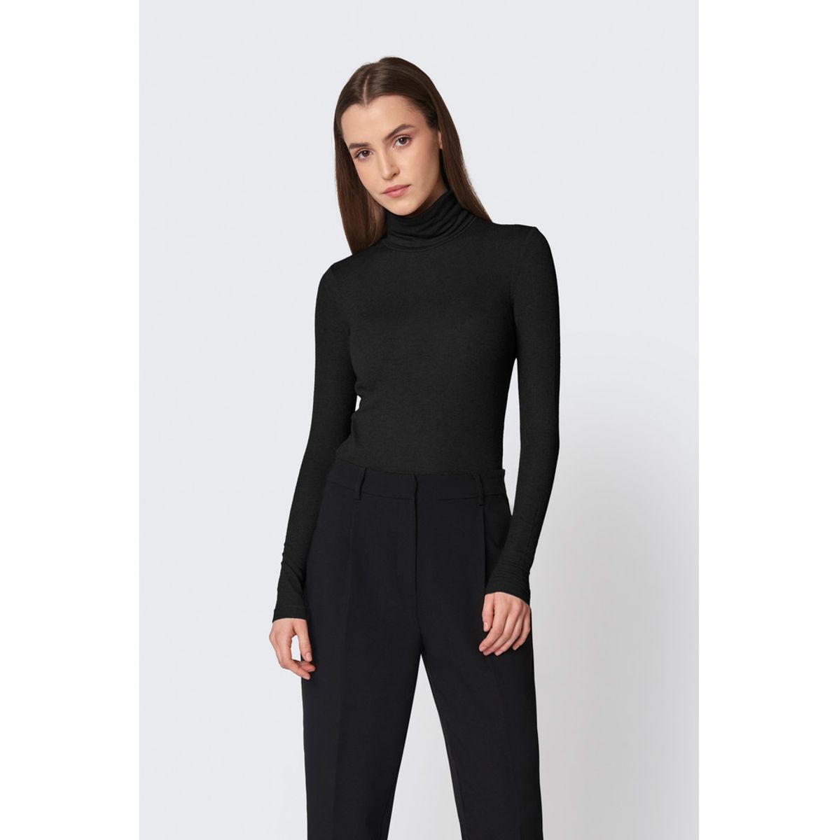 Angela Roll Neck Sort